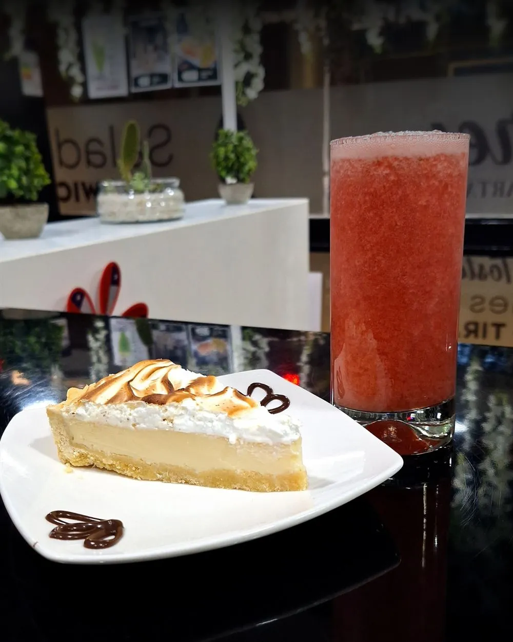 Pie de limón y jugo