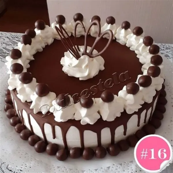 Torta diseño 16, Oreo y mariposa