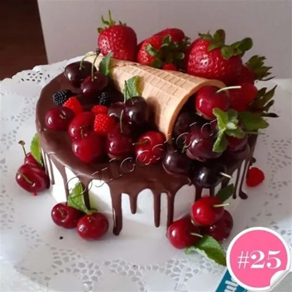 Torta diseño 25, Frutillas y cerezas